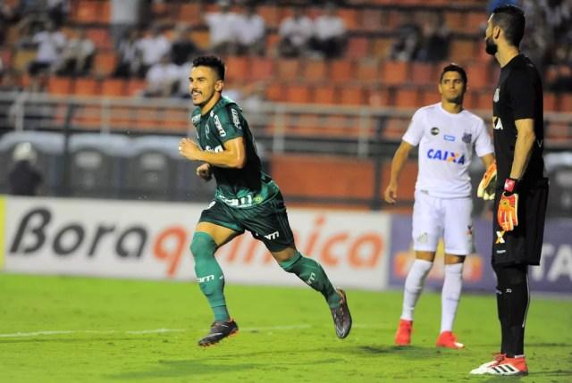 Willian marcou na vitória contra o Santos, na primeira semifinal do Paulistão (Foto: Marcos Ribolli)