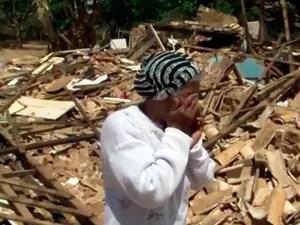Idosa lamenta demolição misteriosa de casa da família (Foto: Reprodução/TV Bahia)