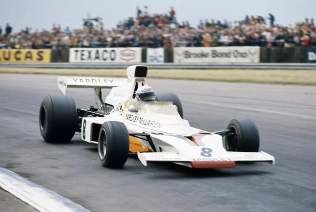 Peter Revson venceu o GP da Inglaterra de 1973 com a McLaren M23 — Foto: Getty Images