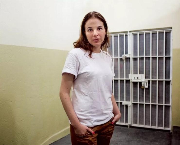 Suzane está presa desde 2002 após assassinato dos pais  (Foto: André Vieira/Marie Claire)