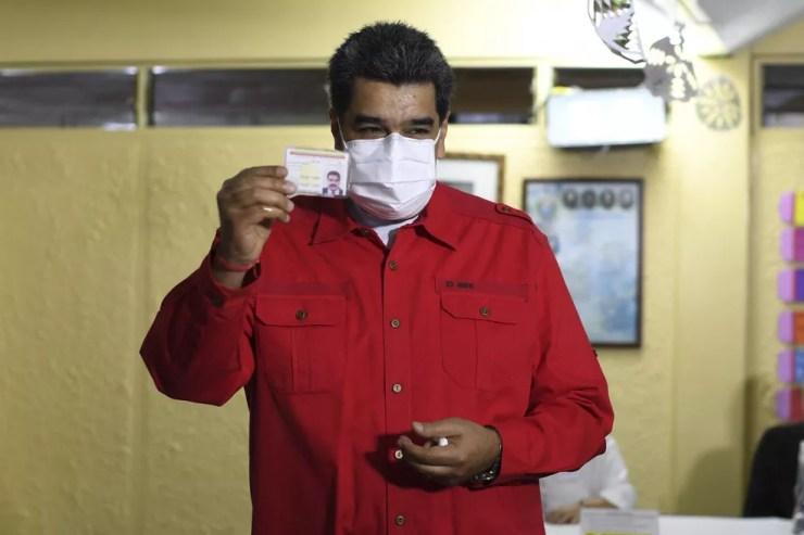 O presidente venezuelano Nicolás Maduro, após durante as eleições regionais e municipais em Fuerte Tiuna, em Caracas — Foto: Yuri Cortez / AFP Photo	