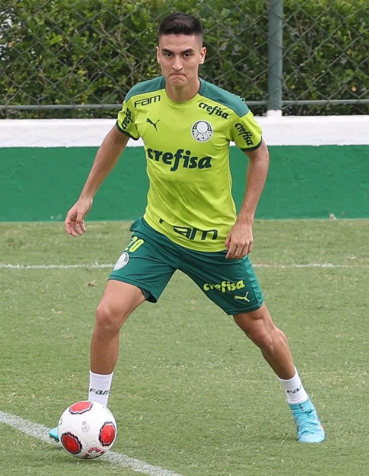 Atuesta durante treinamento do Palmeiras — Foto: Cesar Greco\Palmeiras