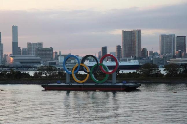 Anéis olímpicos baía de Tóquio  — Foto: Getty Images