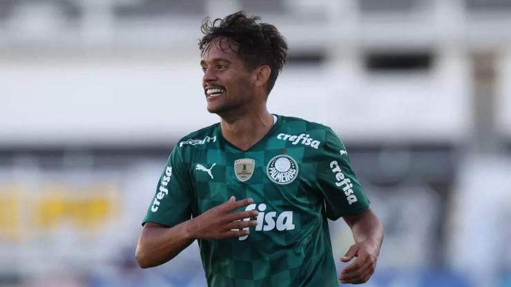 Gustavo Scarpa comemora gol em Ponte Preta 0 x 3 Palmeiras — Foto: César Greco/Agência Palmeiras