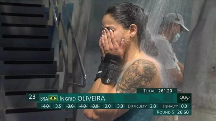 Ingrid Oliveira chora após eliminação na primeira fase dos saltos ornamentais — Foto: Reprodução