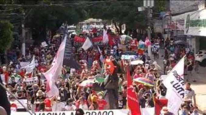 VÍDEO: Manifestantes fazem protesto contra o presidente Bolsonaro em Belém