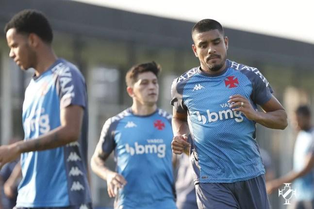 Léo Matos volta ao time após cumprir suspensão — Foto: Rafael Ribeiro/Vasco