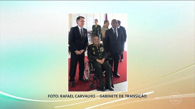 Bolsonaro recebe Medalha do Pacificador por ato de bravura em 1978