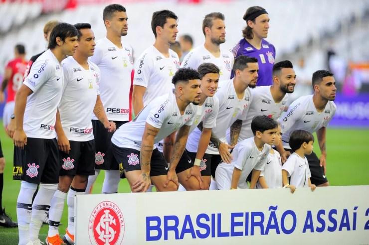 Corinthians pode ter a mesma escalação na quarta-feira, contra o Flamengo — Foto: Marcos Ribolli