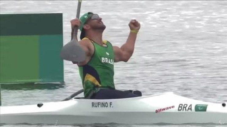 Histórico! Fernando Rufino conquista o primeiro ouro brasileiro na paracanoagem!