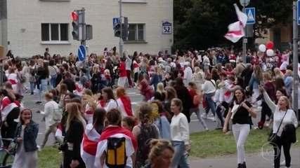 Milhares de mulheres protestam em Belarus contra o governo