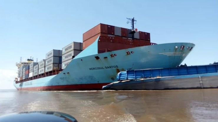 Embarcações estavam em sentido contrário no momento da colisão (Foto: Marcos Cantuario / Sentinela TV)