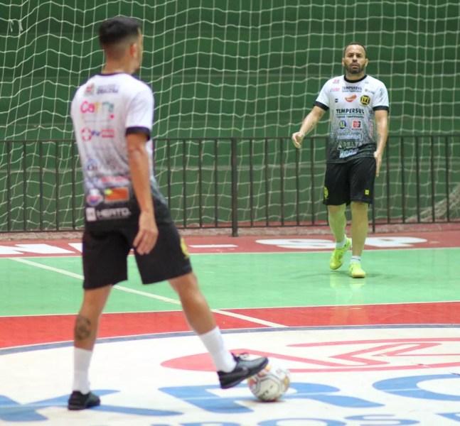 Paulo Victor garantiu a mesma preparação para confronto com adversário indigesto, mas time engasgado — Foto: Lucas Mello / Dracena Futsal, Divulgação