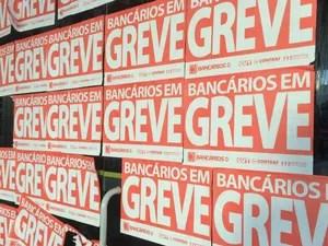 Agência fechada no Setor Bancário Sul, em Brasília; greve terminou nesta quinta (6) (Foto: Mateus Vidigal/G1)