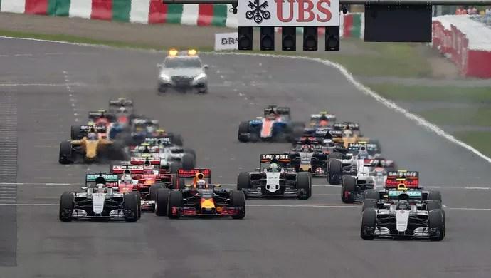 Lewis Hamilton largou muito mal no GP do Japão de Fórmula 1 (Foto: Reuters)