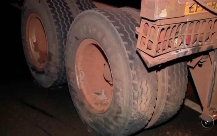 Bebê de 5 meses que estava no carro foi arremessada para fora (Foto: Reprodução/TV Tem)