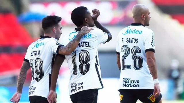 Léo Natel marcou em uma rara chance do Corinthians
