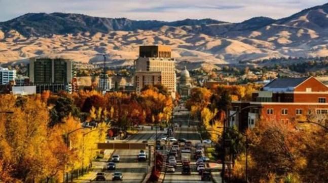 Os preços dos imóveis aumentaram à medida que trabalhadores remotos chegavam à cidade de Boise, no Estado norte-americano de Idaho, com enormes impactos para os moradores locais — Foto: Getty Images via BBC