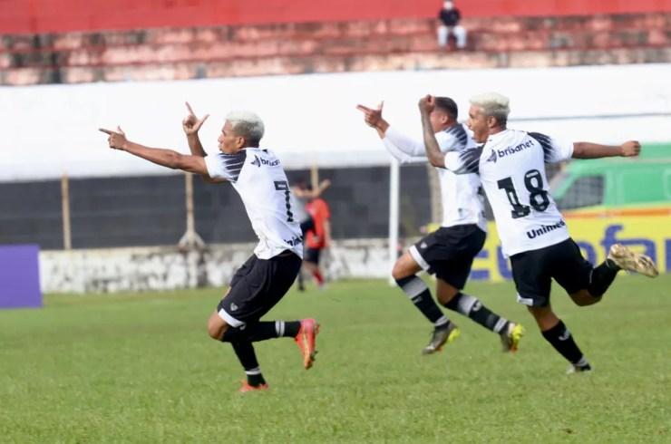 Pedro Ivo comemora gol do Ceará na vitória sobre o Paulista na Copinha — Foto: Maurícia da Matta/Ceará SC