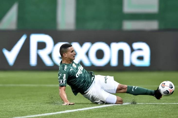 Renan, do Palmeiras, contra a Universidad Católica — Foto: Staff Images / CONMEBOL