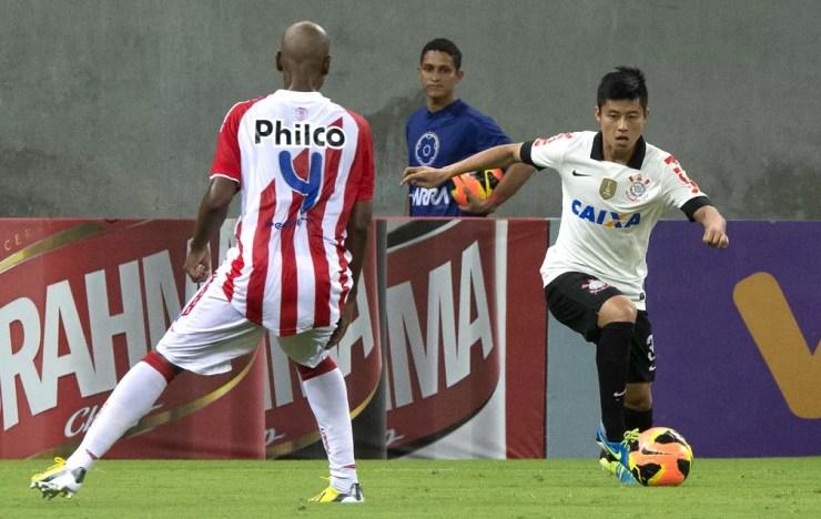 Zizao pelo Corinthians contra o Náutico — Foto: Daniel Augusto Jr. / Agência Corinthians