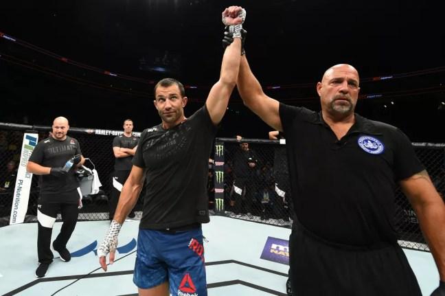 Luke Rockhold não vence desde 2017, quando superou David Branch no UFC Pittsburgh — Foto: Getty Images