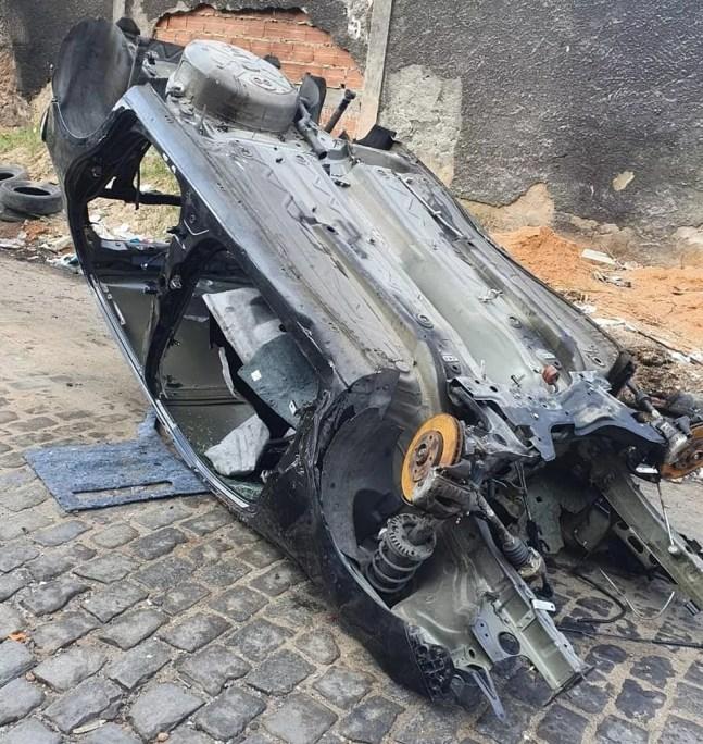 Luiz Besouro encontrou o carro completamente destruído — Foto: Arquivo Pessoal