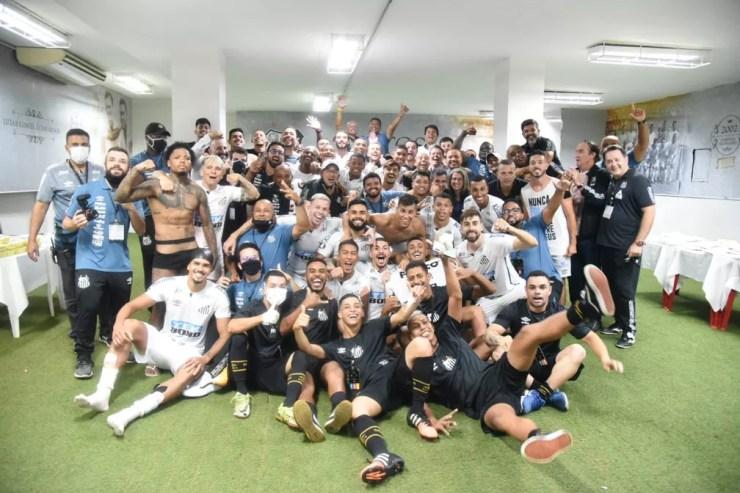 Jogadores do Santos comemoram a vitória sobre o Boca — Foto: Santos FC / divulgação