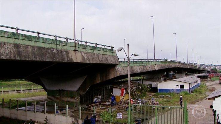 Prefeitura de São Paulo declara que viaduto que cedeu pode desabar