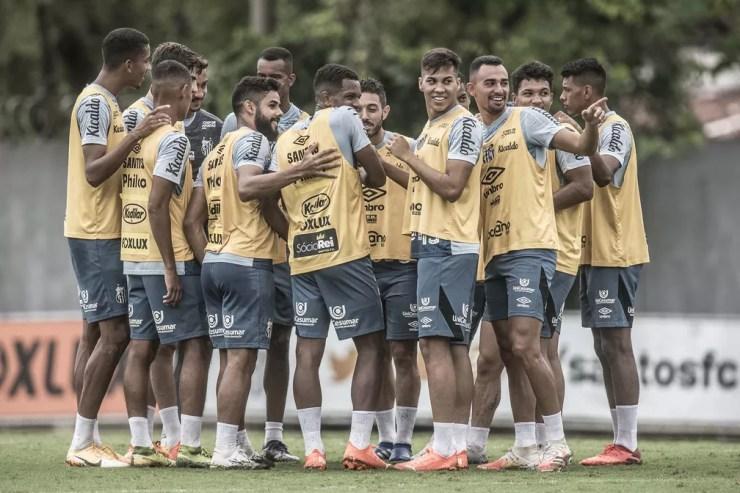 Jogadores do Santos em treino no CT Rei Pelé — Foto: Ivan Storti/Santos FC