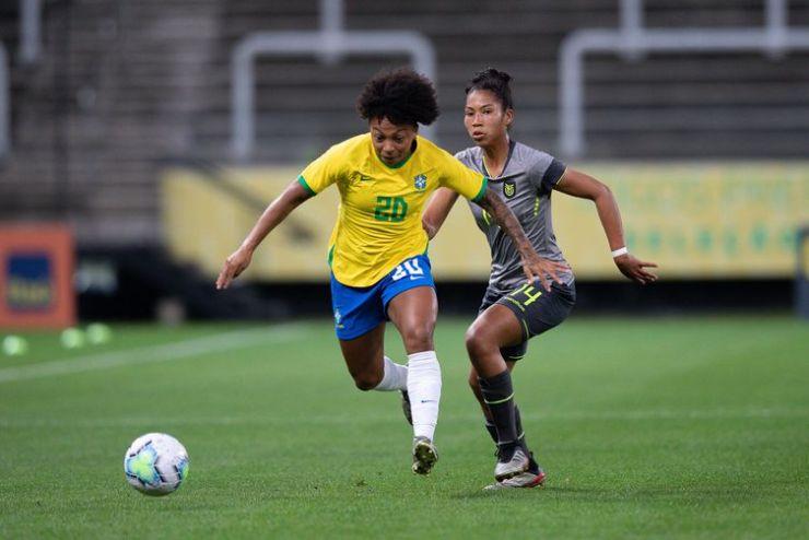 Valéria, meia, seleção feminina brasileira - goleada sobre  Equador