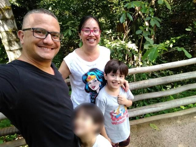 Família de Campinas sofreu acidente em rodovia de MG; pai, mãe e filho mais velho morreram, menino de 6 anos sobreviveu  — Foto: Reprodução/Facebook
