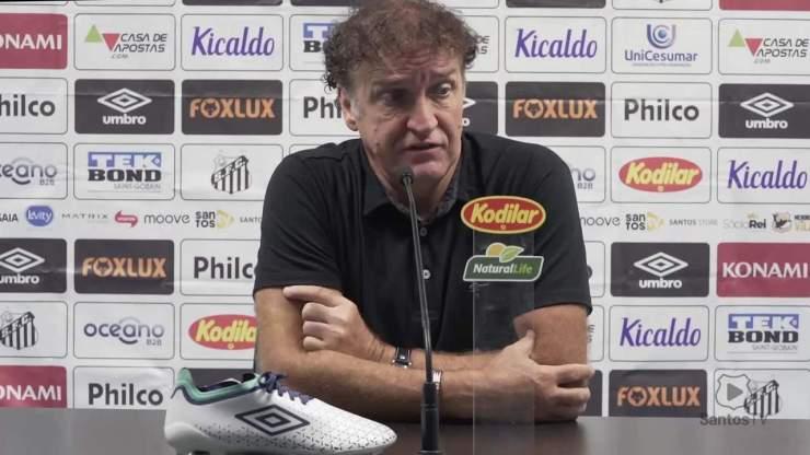 Confira coletiva de Cuca após empate entre Santos e Grêmio