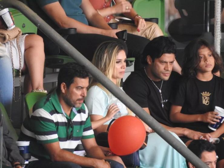 Hulk com João Paulo Sampaio, diretor das categorias de base do Palmeiras, no camarote do Allianz Parque — Foto: Tossiro Neto
