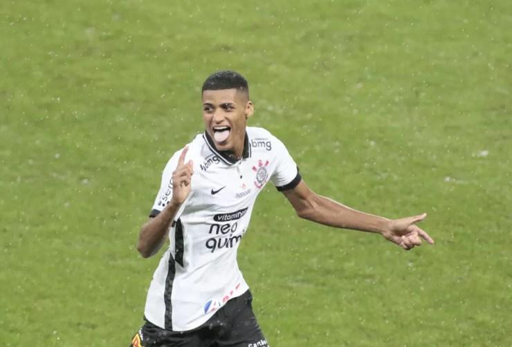 Rodrigo Varanda comemora gol do Corinthians sobre o Palmeiras — Foto: Rodrigo Coca / Ag.Corinthians