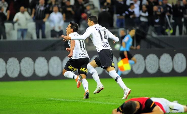Corinthians tem vitória importante sobre o Sport, com boa atuação de Jadson — Foto: Marcos Ribolli