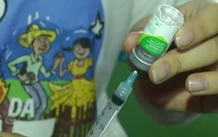 Vacinação contra a gripe vai até 15 de junho (Foto: Reprodução/TV Anhanguera)