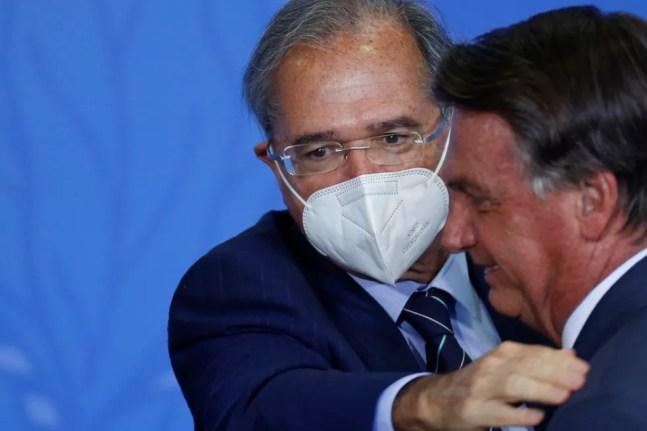 Paulo Guedes e Bolsonaro durante cerimônia em Brasília em 2 de setembro de 2021 — Foto: REUTERS/Adriano Machado