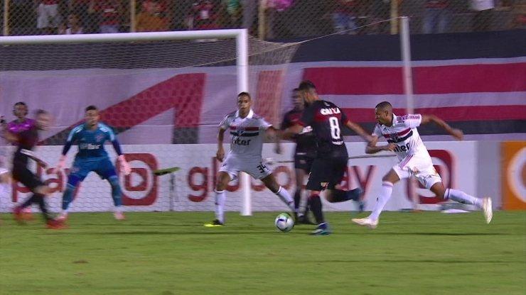 Melhores momentos de Vitória 0 x 1 São Paulo pela 31ª rodada do Campeonato Brasileiro