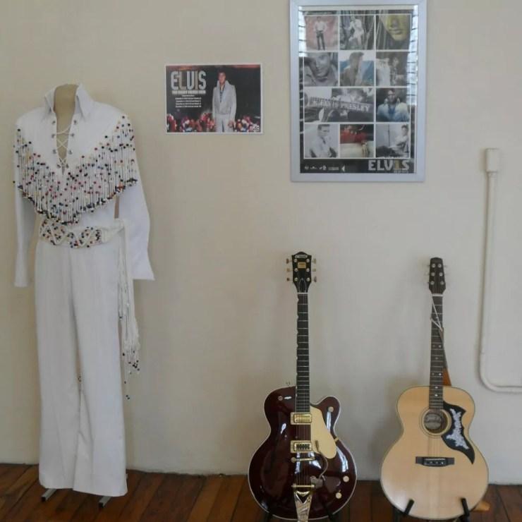 Guitarra elétrica e violão do colecionador Dalizio Moura de Sorocaba (Foto: Arquivo Pessoal)