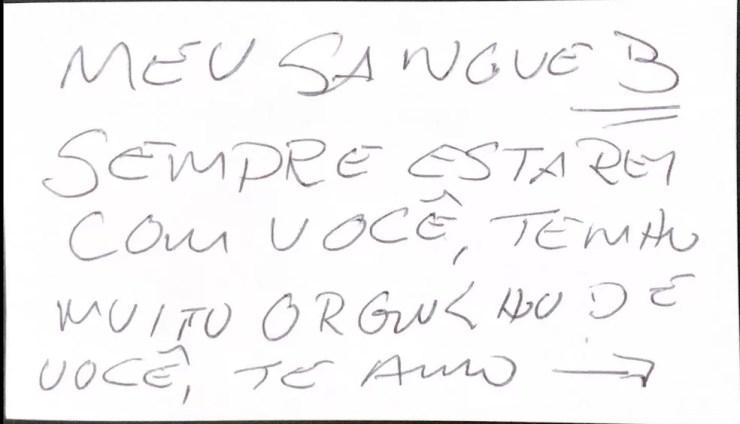 Médica veterinária do litoral de SP tatuou um bilhete deixado por seu pai antes de ele falecer em decorrência da Covid-19 — Foto: Arquivo Pessoal
