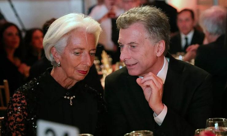 Presidente da Argentina, Maurício Macri, e diretora geral do FMI, Christine Lagarde, durante jantar em Nova York. — Foto: Argentine Presidency/Handout via Reuters