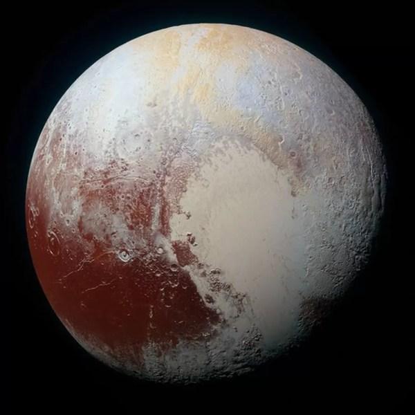 Objetos estariam para além de Plutão, que a União Astronômica Internacional deixou de considerar planeta em 2006 — Foto: Nasa/BBC