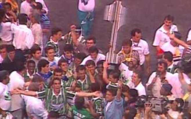 Em 1993, Palmeiras bate o Vitória no Morumbi e sagra-se Campeão Brasileiro