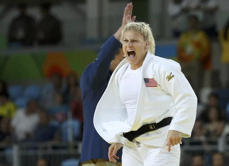 Kayla Harrison comemora ao vencer a final da categoria 78kg no judô nas Olimpíadas do Rio 2016 — Foto:  REUTERS/Stoyan Nenov
