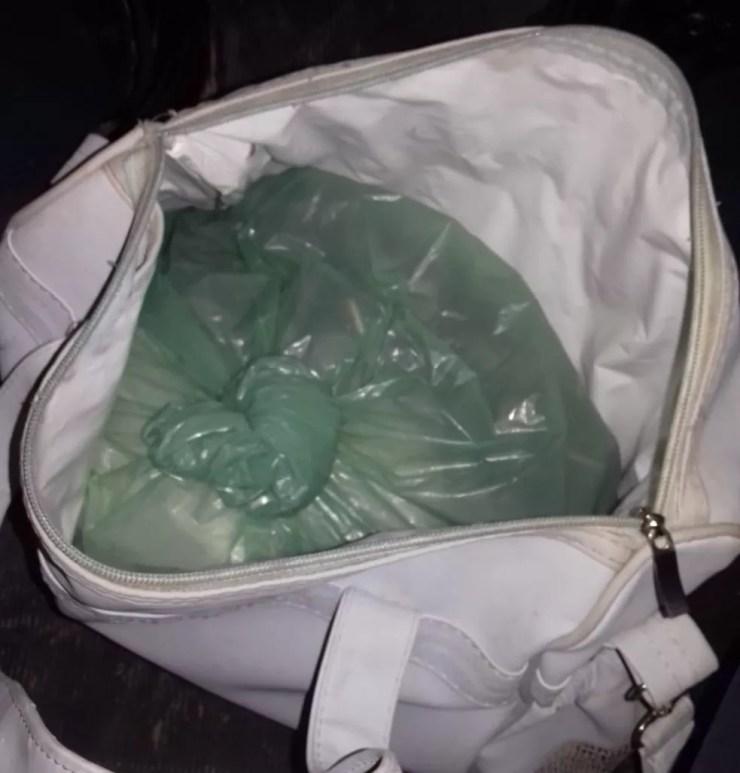 Droga estava escondida em bolsa para bebê em Jarinu (SP) (Foto: Guarda Civil Municipal/Divulgação)