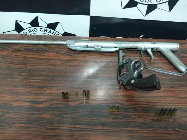 Arma usada no crime, segundo a polícia (Foto: Polícia Civil/Divulgação)