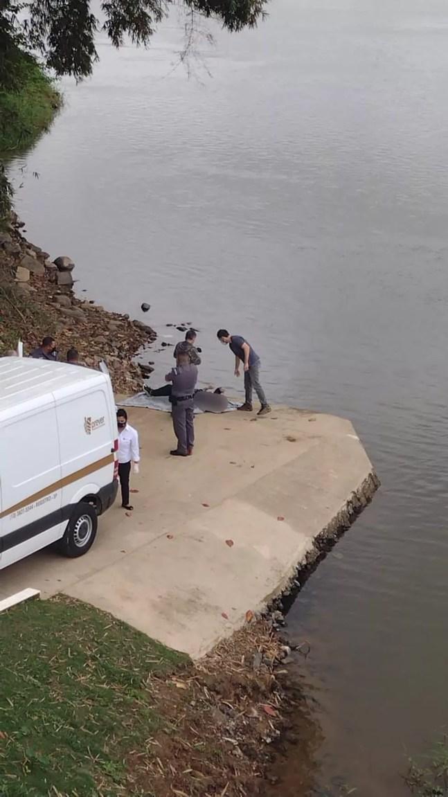 Jovem foi encontrado em rio na tarde desta sexta-feira (27) em Registro, SP — Foto: Reprodução