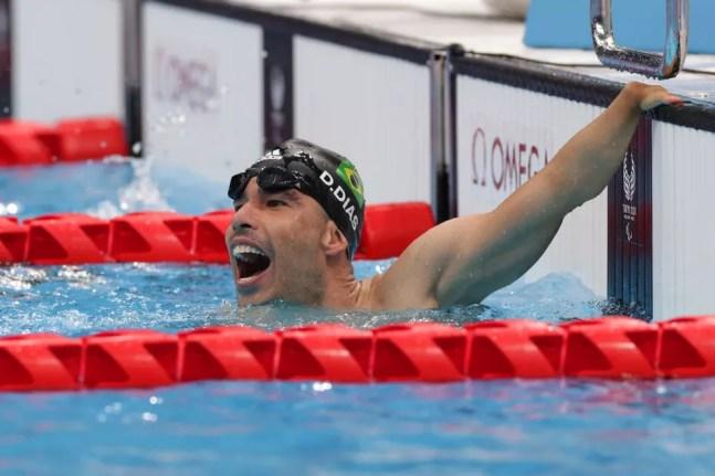 Daniel Dias comemora bronze nos 100m livre da classe S5 em Tóquio — Foto: Adam Pretty/Getty Images