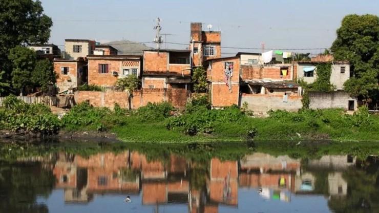 Brasil já vinha assistindo a um aumento da pobreza extrema nos últimos 5 anos. — Foto: Getty Images via BBC